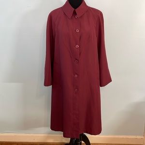MISTY HARBOR vintage burgundy colored ladies raincoat. Excellent condition. 12P.